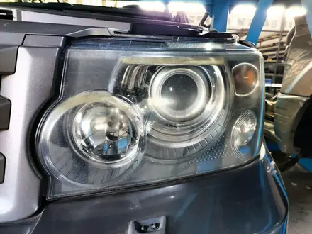 Фара левая Land Rover Range Rover Sport L320 за 100 000 тг. в Алматы