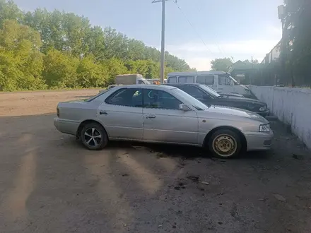 Toyota Vista 1997 года за 2 100 000 тг. в Усть-Каменогорск – фото 2