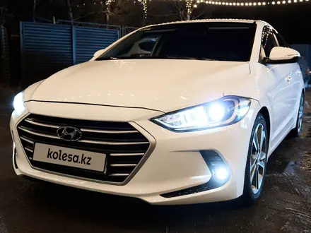 Hyundai Elantra 2018 года за 8 500 000 тг. в Шымкент – фото 18