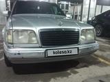 Mercedes-Benz E 220 1993 года за 850 000 тг. в Алматы – фото 3