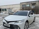 Toyota Camry 2019 года за 14 250 000 тг. в Алматы – фото 2