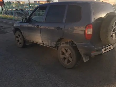 Chevrolet Niva 2008 года за 2 500 000 тг. в Атырау – фото 2