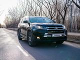 Toyota Highlander 2017 года за 20 400 000 тг. в Астана