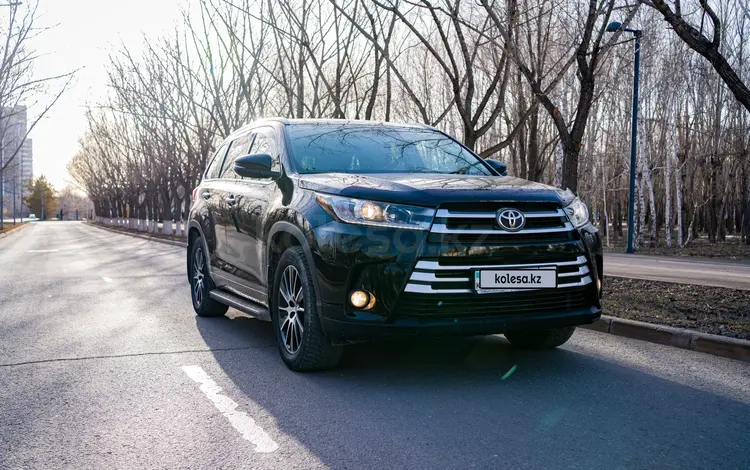 Toyota Highlander 2017 года за 20 400 000 тг. в Астана