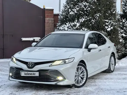 Toyota Camry 2019 года за 14 700 000 тг. в Алматы – фото 3