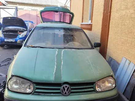 Volkswagen Golf 1998 года за 900 000 тг. в Шымкент