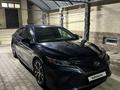 Toyota Camry 2020 года за 13 900 000 тг. в Алматы – фото 2