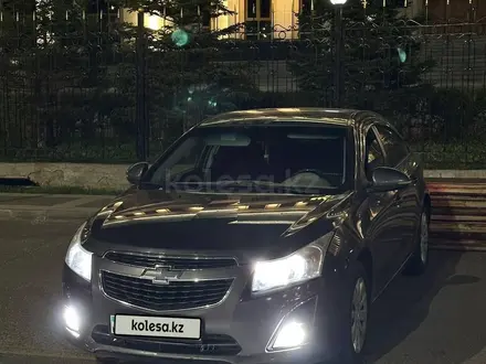 Chevrolet Cruze 2013 года за 3 850 000 тг. в Астана – фото 2