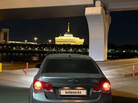 Chevrolet Cruze 2013 года за 3 850 000 тг. в Астана – фото 5