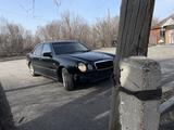 Mercedes-Benz E 230 1997 года за 2 100 000 тг. в Караганда – фото 3