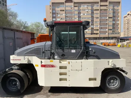 Dynapac  Пневмоколесный каток CP275 2022 года в Алматы
