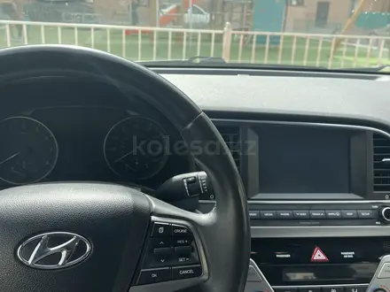 Hyundai Elantra 2018 годаүшін5 800 000 тг. в Актау – фото 9