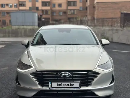 Hyundai Sonata 2023 года за 11 900 000 тг. в Актобе