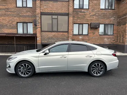 Hyundai Sonata 2023 года за 11 900 000 тг. в Актобе – фото 3