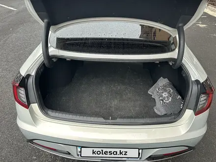 Hyundai Sonata 2023 года за 11 900 000 тг. в Актобе – фото 22