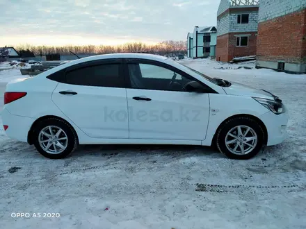 Hyundai Solaris 2015 года за 4 700 000 тг. в Петропавловск – фото 4