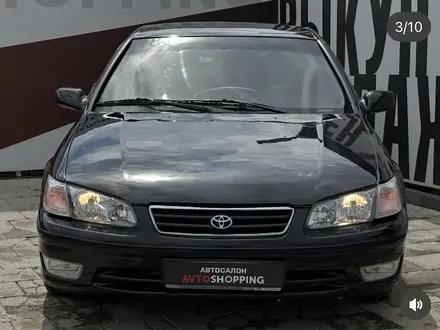 Toyota Camry 1998 года за 3 000 000 тг. в Актобе – фото 2