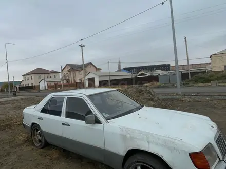 Mercedes-Benz E 250 1993 года за 280 000 тг. в Атырау – фото 3