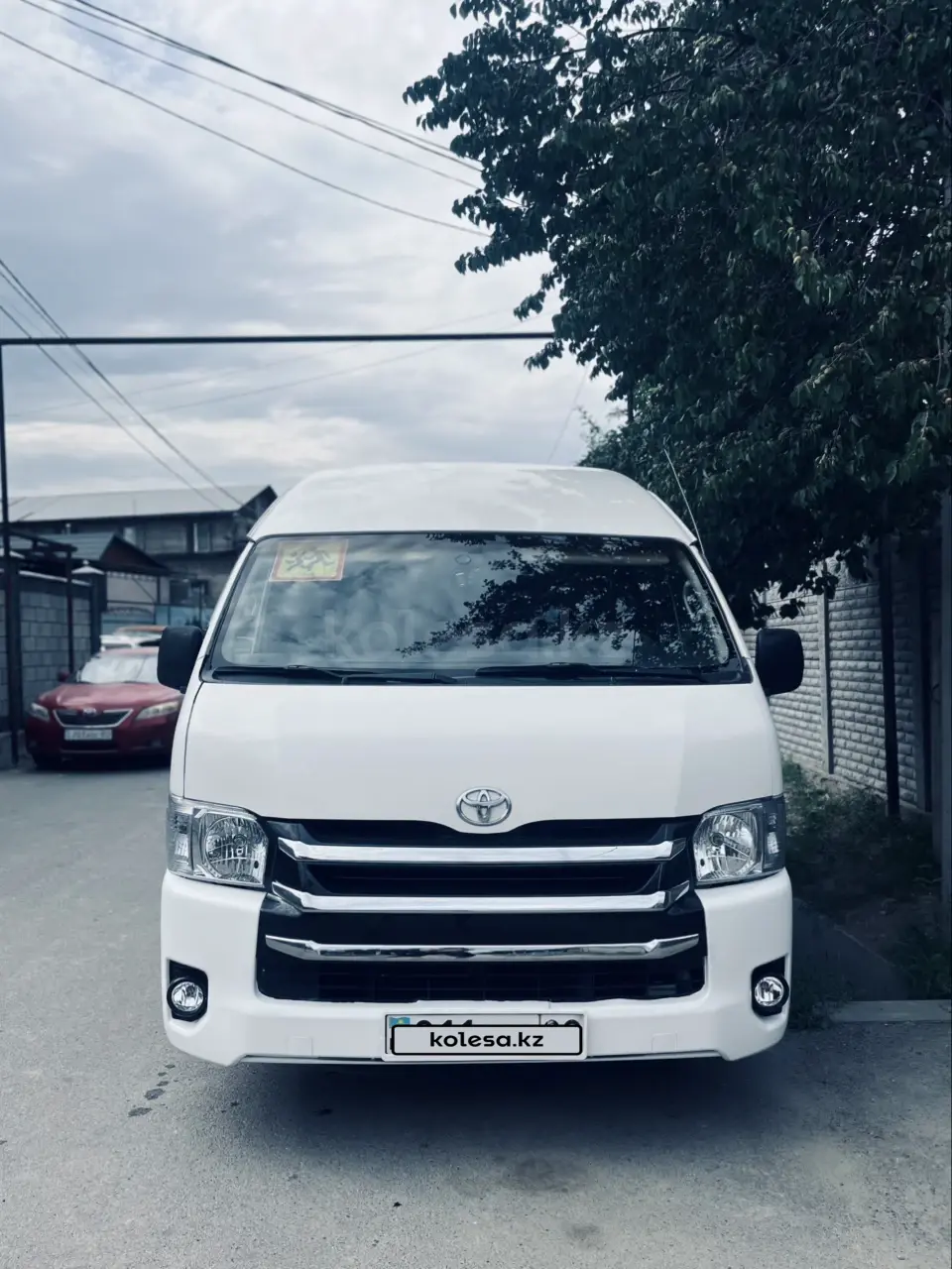 Toyota HiAce, 2011