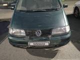 Volkswagen Sharan 1996 годаүшін2 300 000 тг. в Актобе