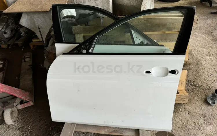 Дверь Bmw F30 за 120 000 тг. в Астана