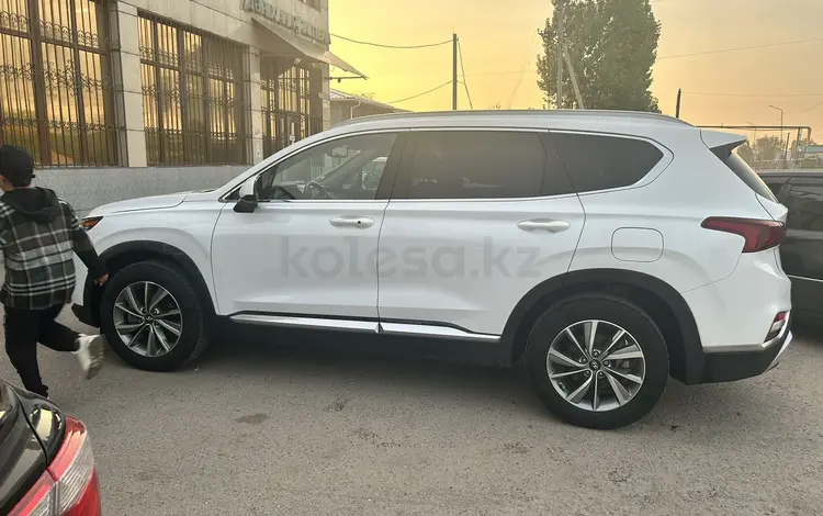 Hyundai Santa Fe 2019 годаүшін10 500 000 тг. в Алматы