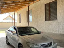 Toyota Camry, 2004