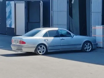 Mercedes-Benz E 280 1996 года за 2 700 000 тг. в Алматы
