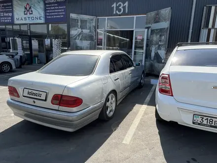 Mercedes-Benz E 280 1996 года за 2 700 000 тг. в Алматы – фото 4