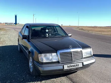 Mercedes-Benz E 200 1993 года за 1 900 000 тг. в Караганда