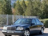 Mercedes-Benz E 200 1993 года за 2 450 000 тг. в Шымкент