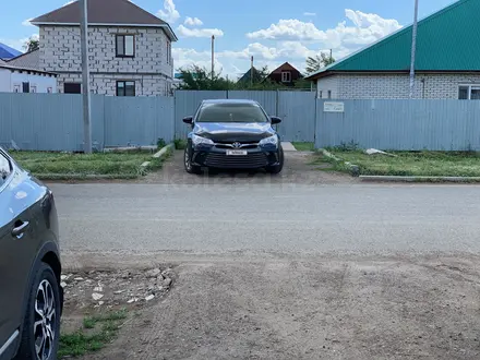 Toyota Camry 2016 года за 6 000 000 тг. в Уральск – фото 2