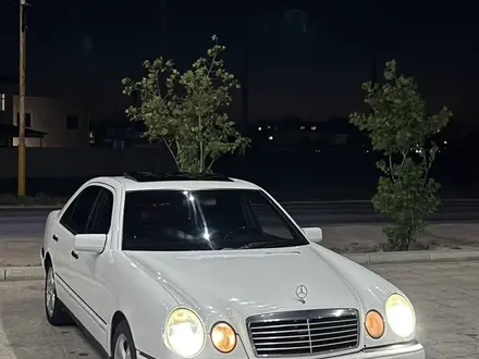 Mercedes-Benz E 320 1997 года за 3 000 000 тг. в Жанаозен – фото 2