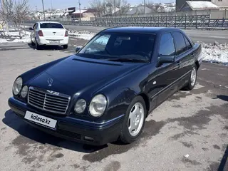 Mercedes-Benz E 240