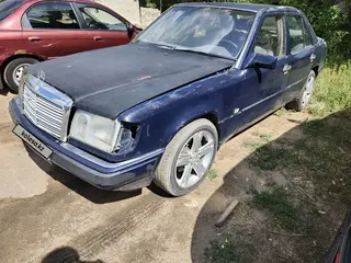 Mercedes-Benz E 230