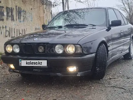 BMW 520 1994 года за 2 300 000 тг. в Шымкент