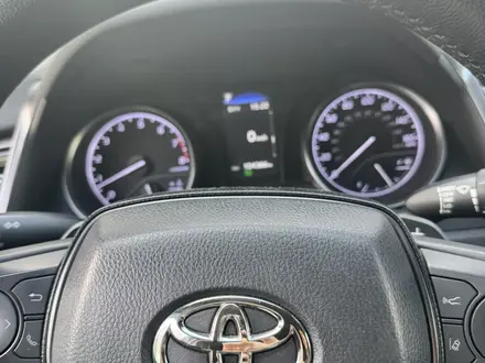 Toyota Camry 2022 года за 11 000 000 тг. в Алматы – фото 6