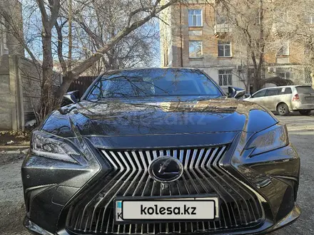 Lexus ES 250 2020 года за 22 500 000 тг. в Павлодар