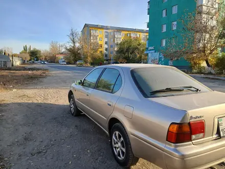 Toyota Camry 1996 года за 2 500 000 тг. в Семей – фото 4