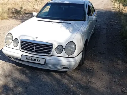 Mercedes-Benz E 320 1996 года за 2 500 000 тг. в Кордай