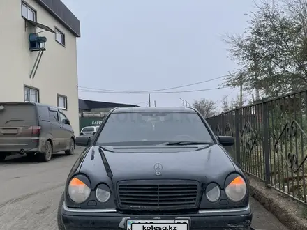 Mercedes-Benz E 280 1996 года за 1 700 000 тг. в Жезказган