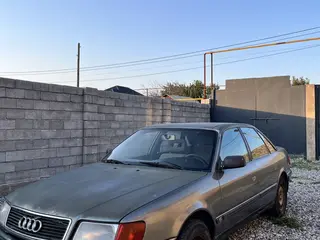 Audi 100