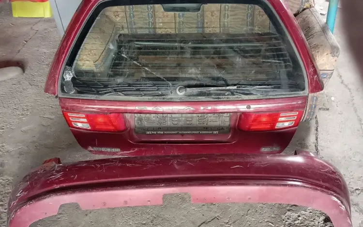Крышка багажника задний бампер поворотники за 75 000 тг. в Алматы