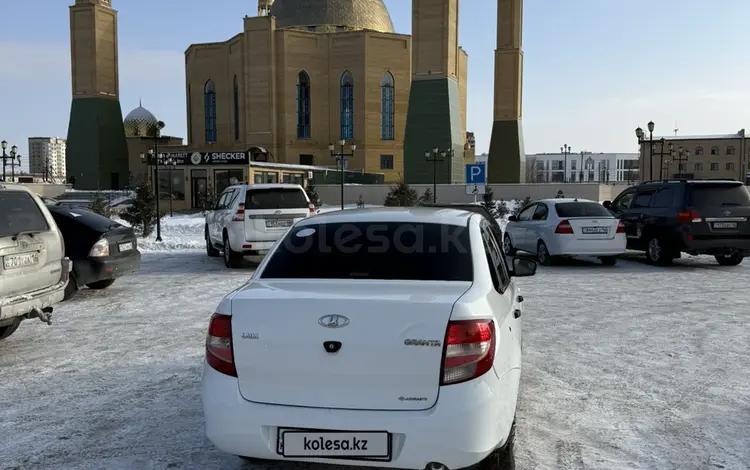 ВАЗ (Lada) Granta 2190 2018 годаүшін4 000 000 тг. в Семей