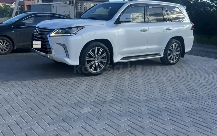 Lexus LX 570 2017 годаүшін41 000 000 тг. в Астана