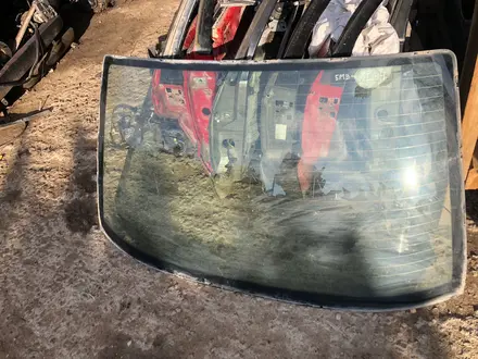 BMW E34 Задний лобовой. за 20 000 тг. в Тараз