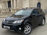 Toyota RAV4 2015 года за 12 500 000 тг. в Жанаозен