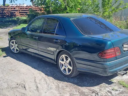 Mercedes-Benz E 280 1996 года за 1 850 000 тг. в Караганда – фото 3