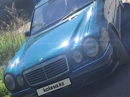 Mercedes-Benz E 280 1996 года за 1 850 000 тг. в Караганда – фото 4