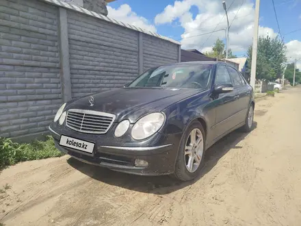 Mercedes-Benz E 240 2004 года за 4 200 000 тг. в Павлодар